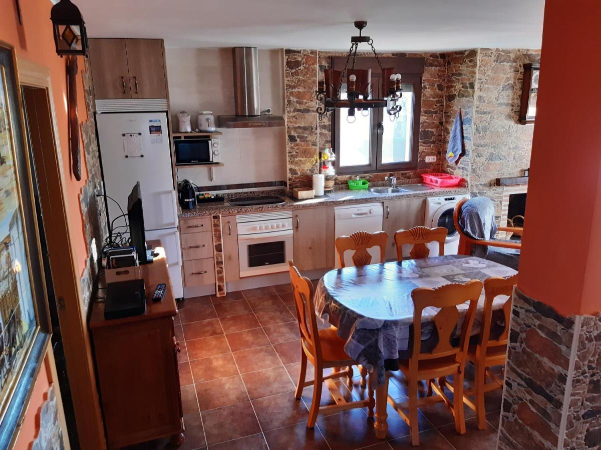 Casa Rural Mi Descanso Valdefuentes de Sangusin ภายนอก รูปภาพ