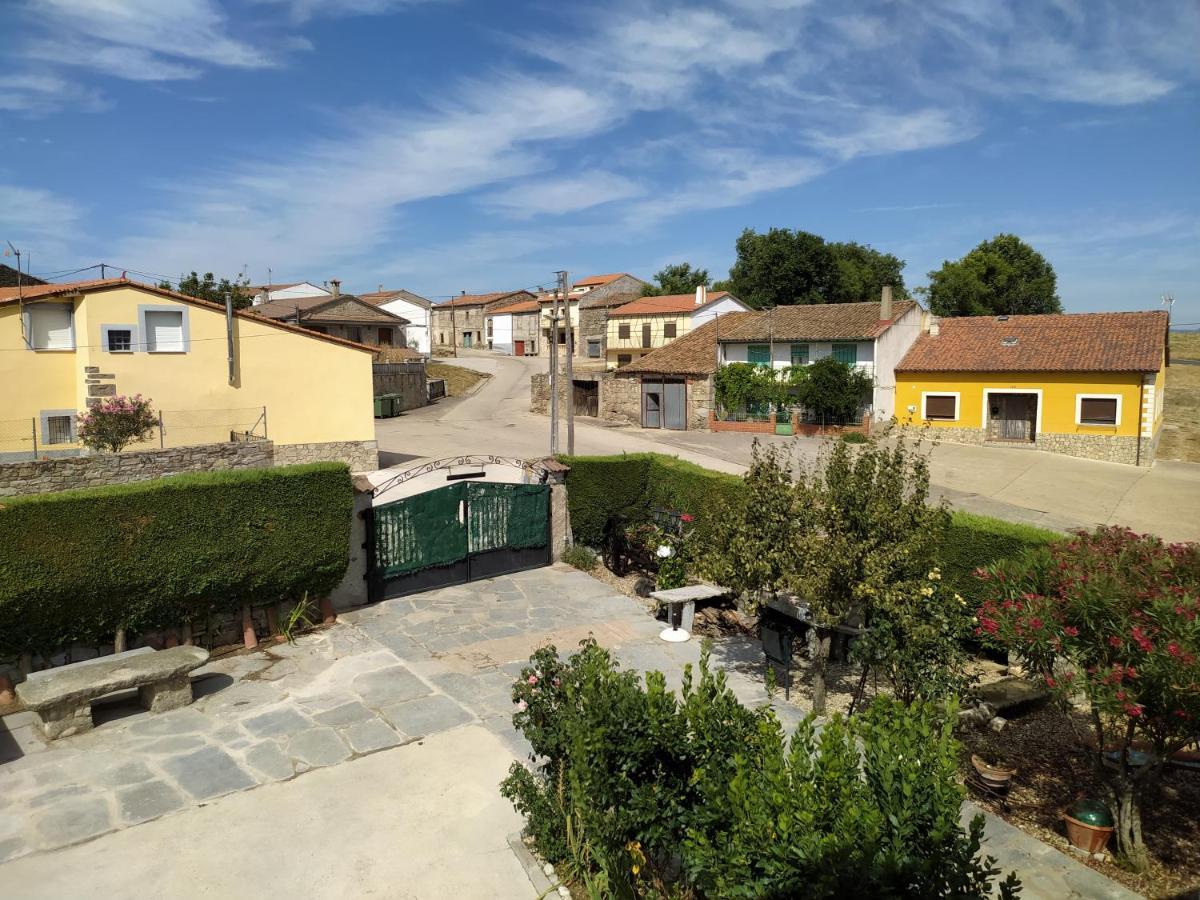 Casa Rural Mi Descanso Valdefuentes de Sangusin ภายนอก รูปภาพ