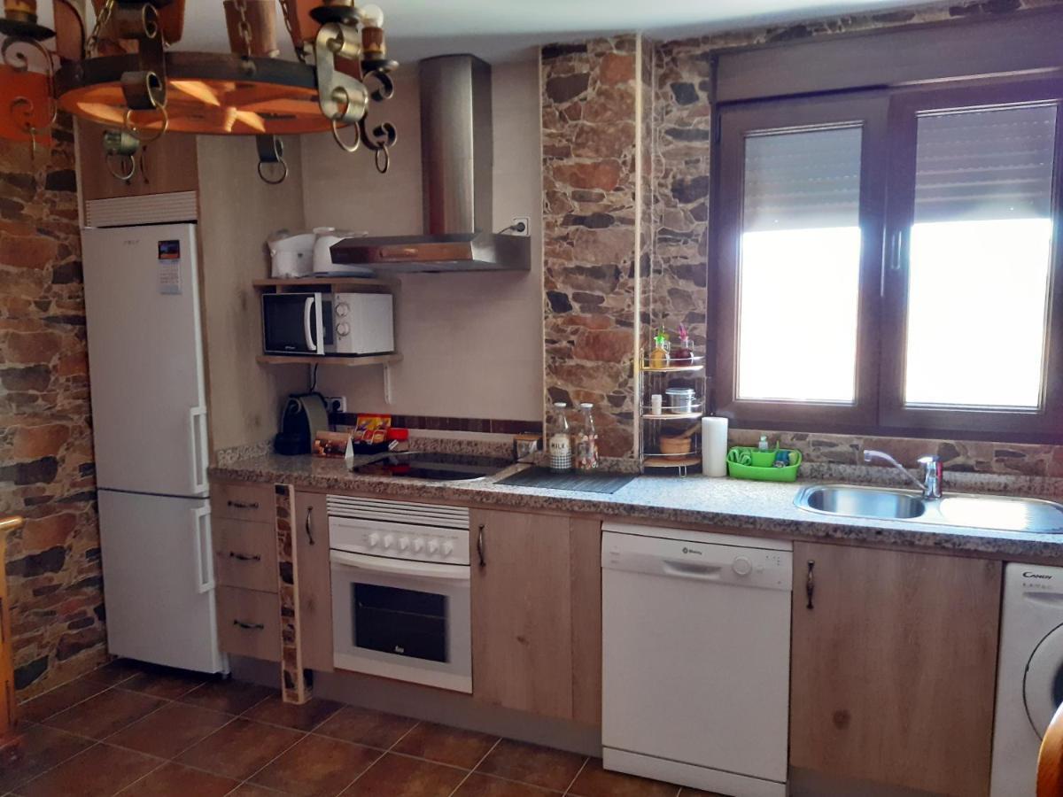 Casa Rural Mi Descanso Valdefuentes de Sangusin ภายนอก รูปภาพ